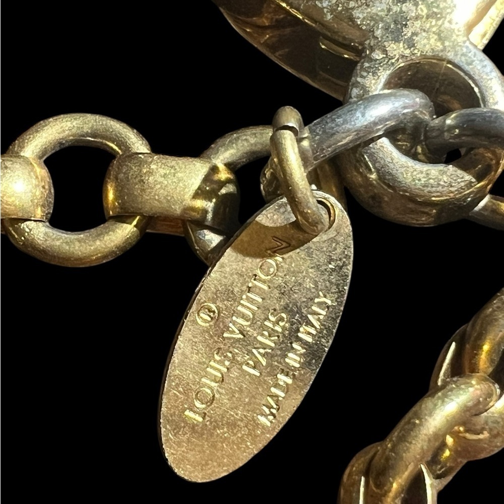 Louis Vuitton Gold, Pink, and White Key Holder/bag charm - Picture 5 of 5
